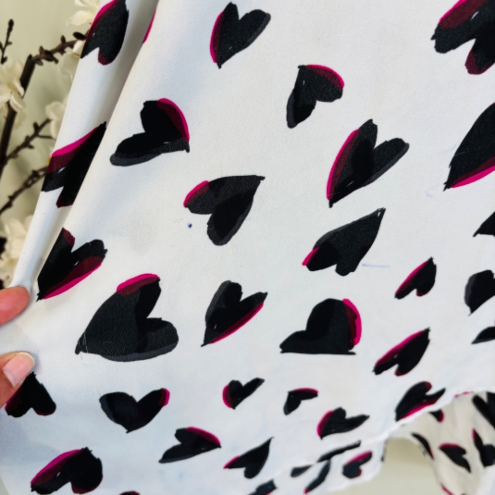 torrid White Heart Print Short Sleeve Blouse with Black & Pink Accents - Picture 6 of 6